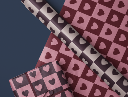 Papier Cadeau Cœur à Carreaux | Motif de Cœurs Géométriques Avoine Clair & Prune Intense