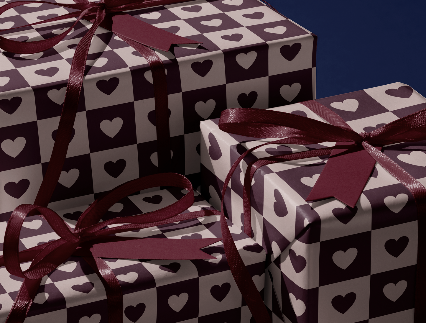 Papier Cadeau Cœur à Carreaux | Motif de Cœurs Géométriques Avoine Clair & Prune Intense