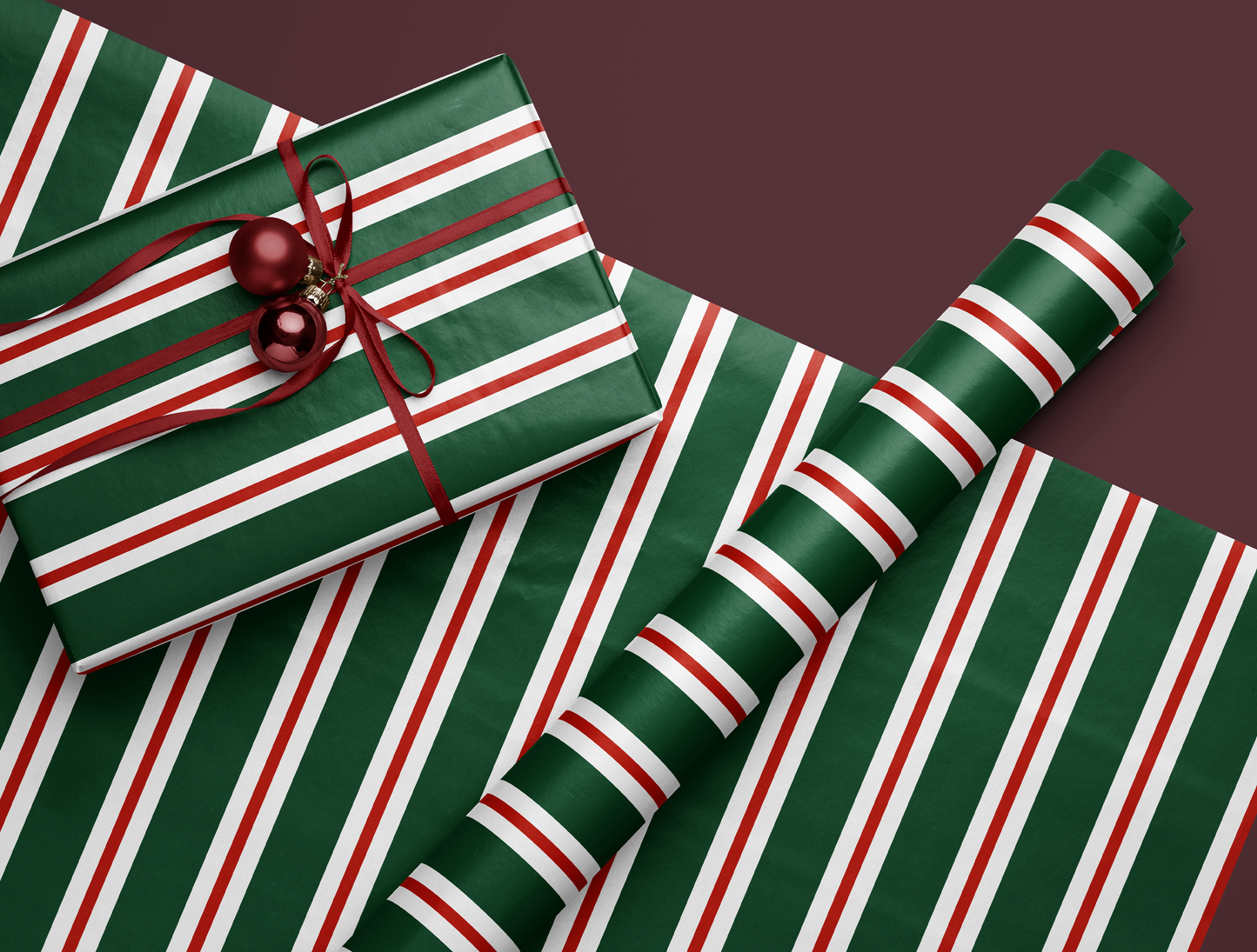 Papier cadeau de Noël à rayures rétro | Motif rayures vertes et rouges vintage