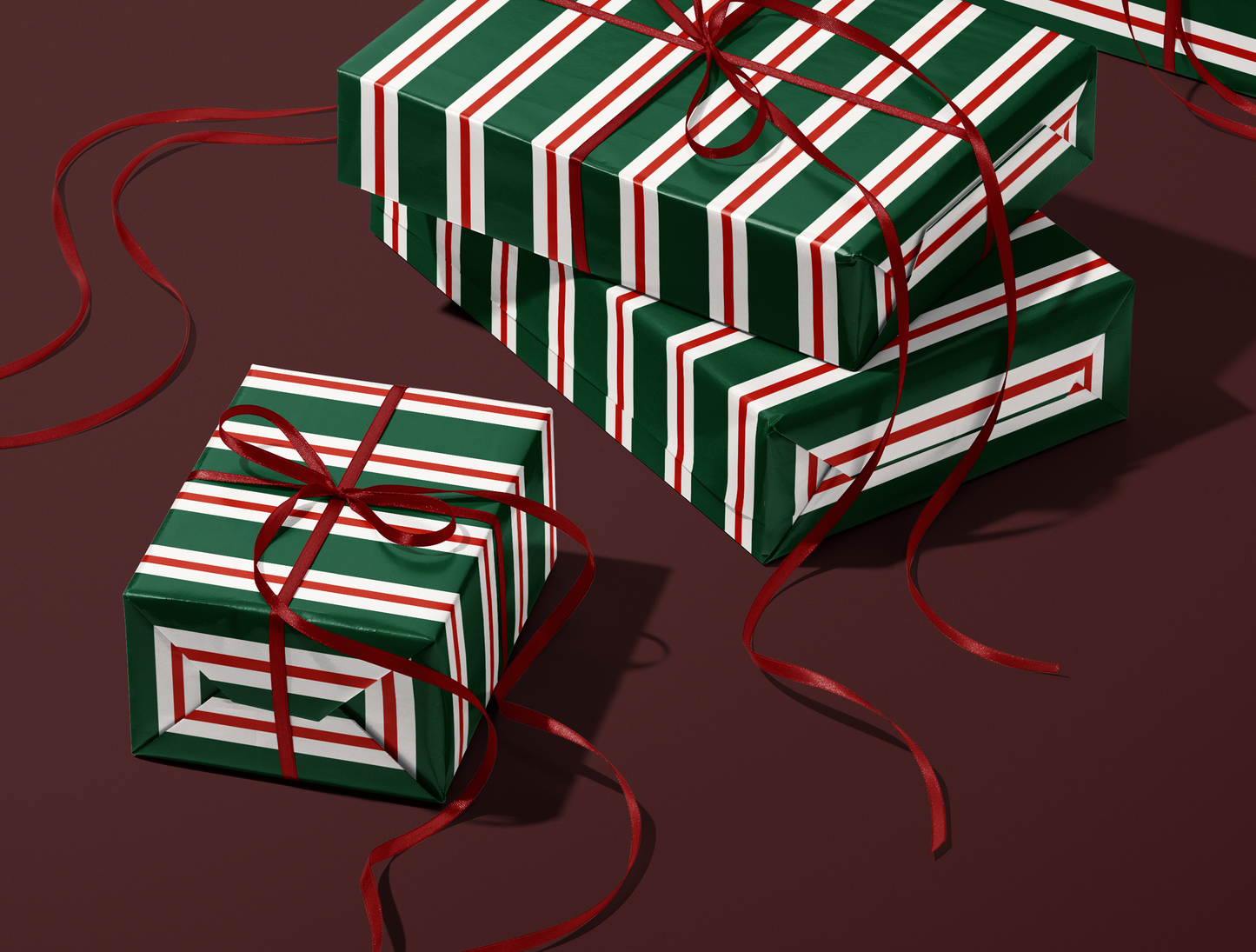 Papier cadeau de Noël à rayures rétro | Motif rayures vertes et rouges vintage
