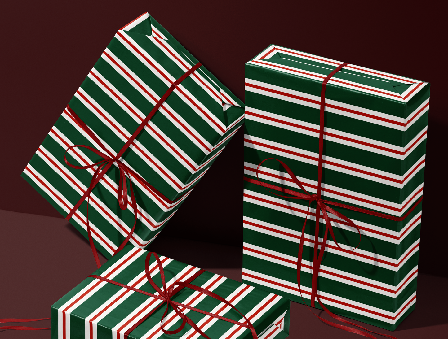 Papier cadeau de Noël à rayures rétro | Motif rayures vertes et rouges vintage